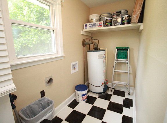 5th image of 220 Kirby Dr
