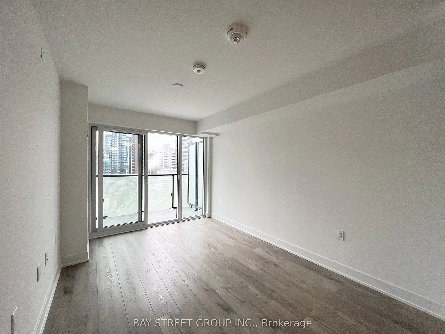 1 bed, $1,300 — Photo 3