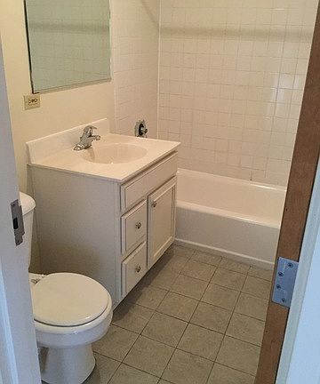 5th image of 4426 S Michigan Ave #205