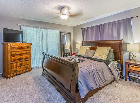 4th image of 9608 Newberry Dr