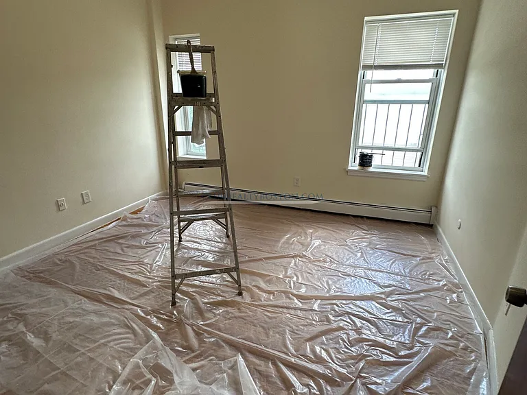 180 N Beacon St #11 — Photo 7