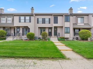 230 Park Meadows Dr #15, Lansing, MI 48917