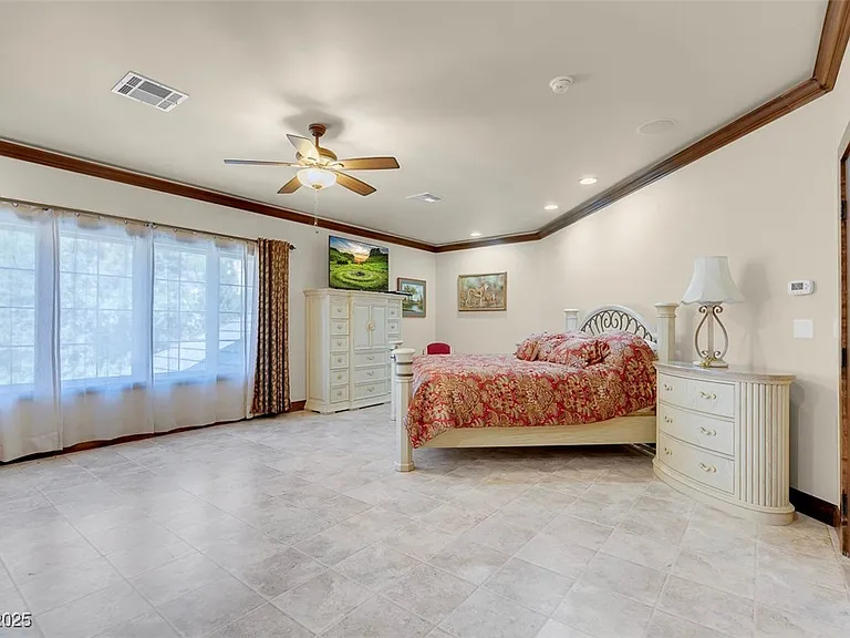 264 Crestview Dr — Photo 46