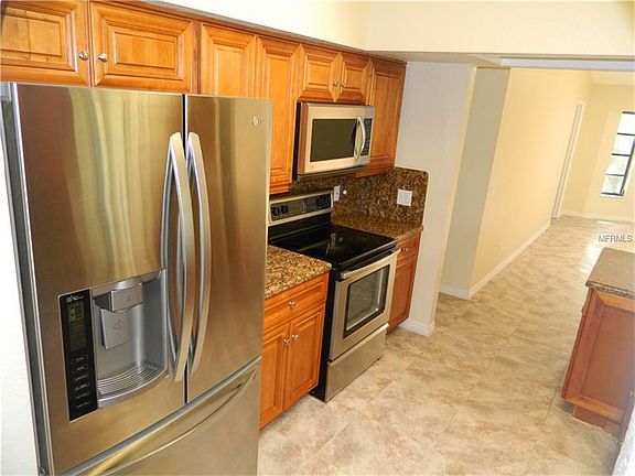 5th image of 1363 Wilmette St