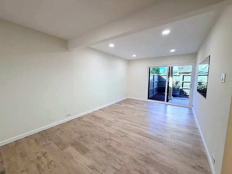 7101 Admiralty Ln — Photo 21
