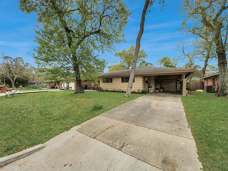 2806 Oak Dr — Photo 7