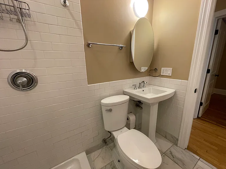 1506 W Polk St #1F — Photo 9