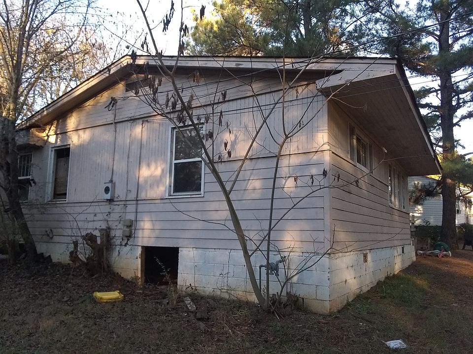2nd image of 417 Meadow Lark Rd