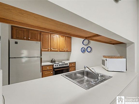 5th image of 4-8 Morris Ave #C-4