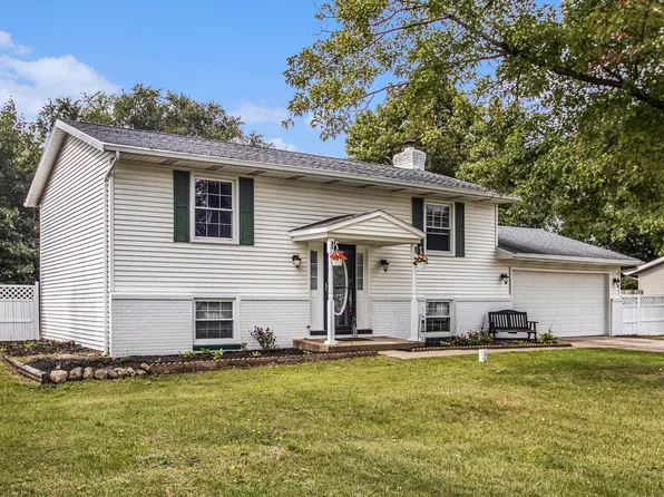 54427 Faye Dr, Osceola, IN 46561