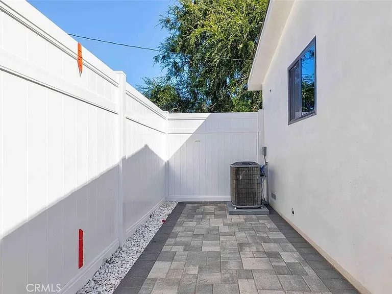 1613 N Niagara St — Photo 19