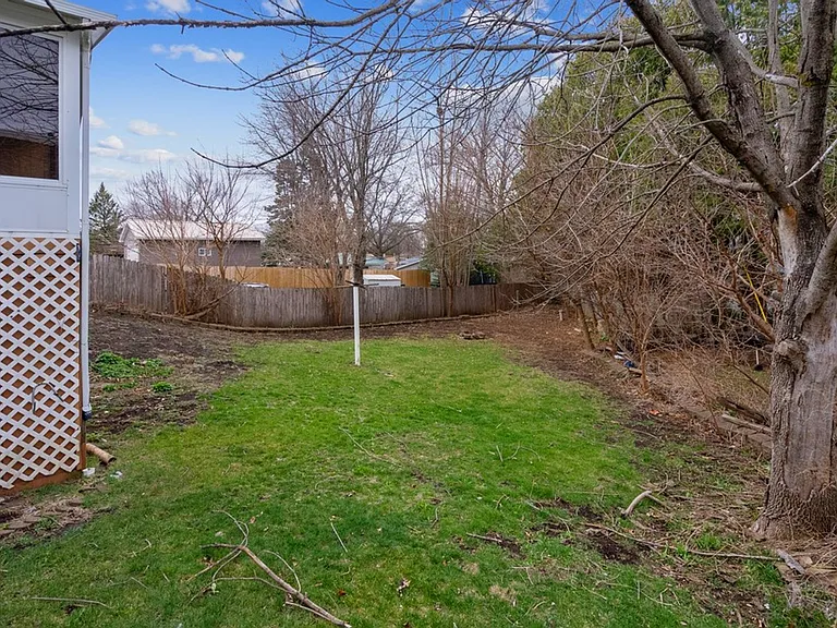 2011 Waterloo Rd — Photo 5