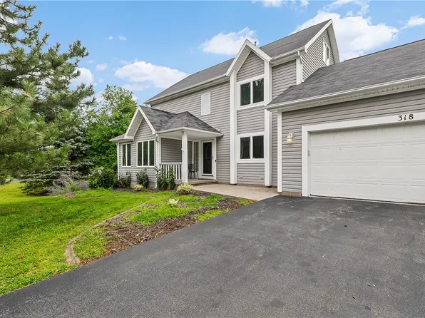 318 Webster Rd, Webster, NY 14580