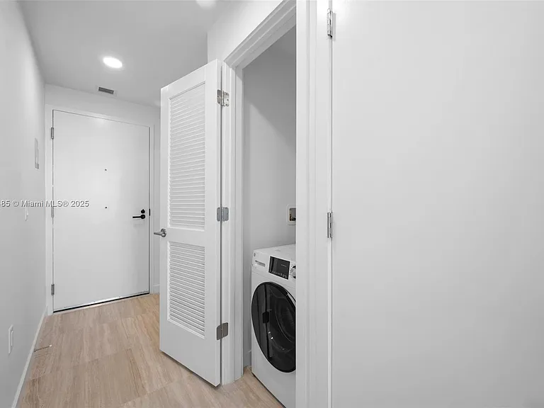580 72nd St #1009 — Photo 8