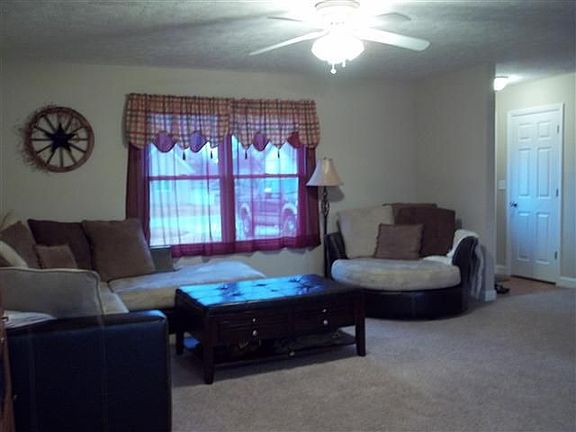 5th image of 411 Carol Ave