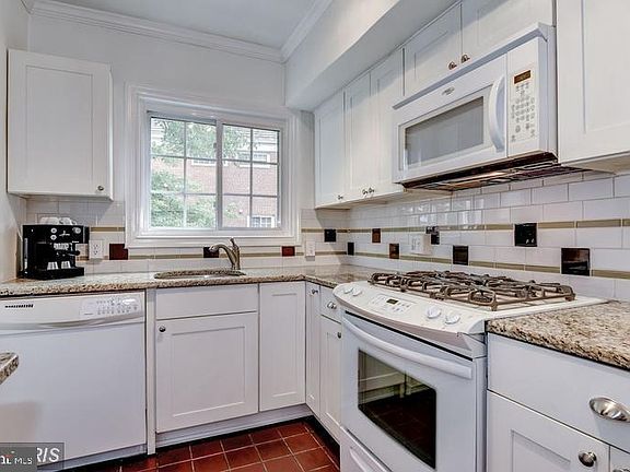 3rd image of 1512 Mount Eagle Pl