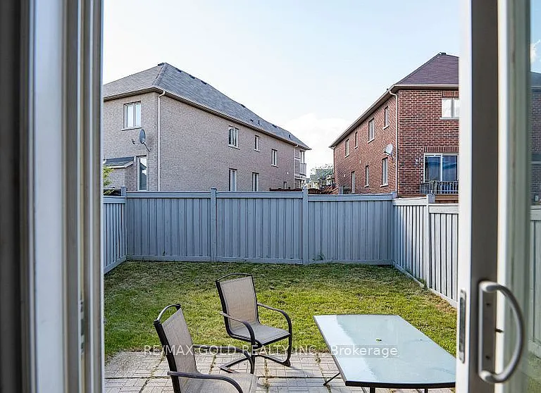 11 Vanderpool Cres #1 — Photo 19