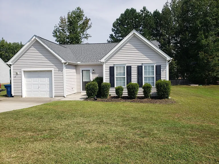 410 Sapphire Dr — Photo 10