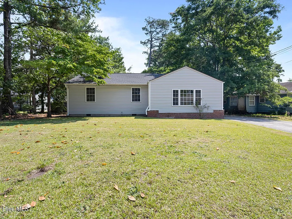 404 Dogwood Ln