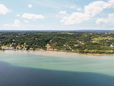 5382 S West Bay Shore Dr, Suttons Bay, MI, 49682