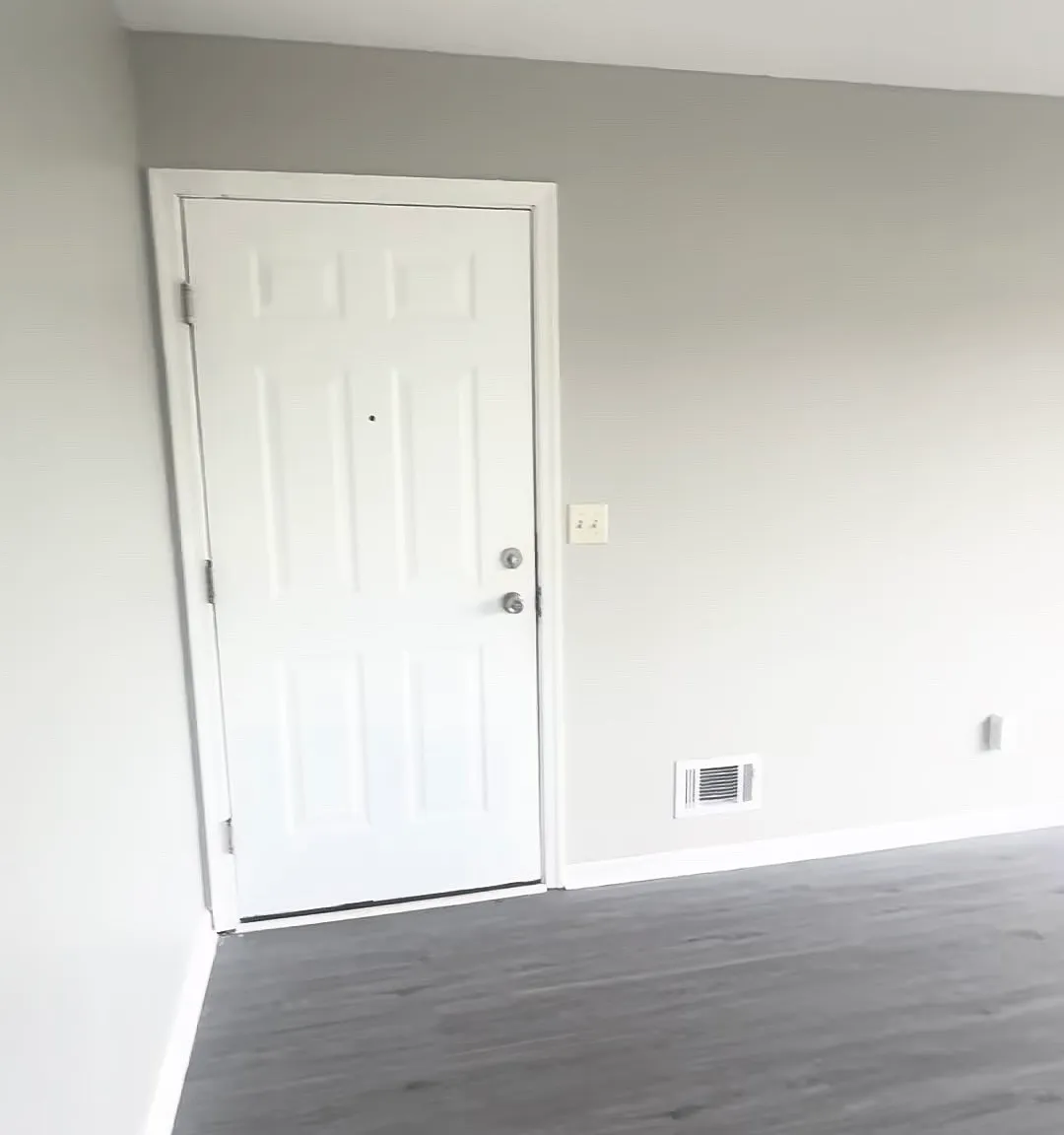 73-75 Glenn Dr — Photo 1