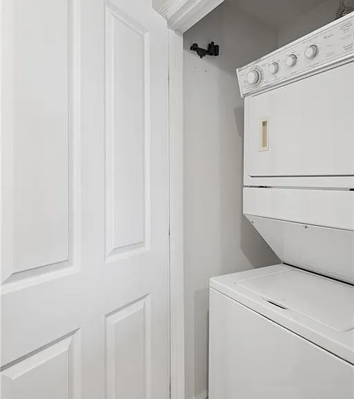 230 E Ponce De Leon Ave #221 — Photo 17