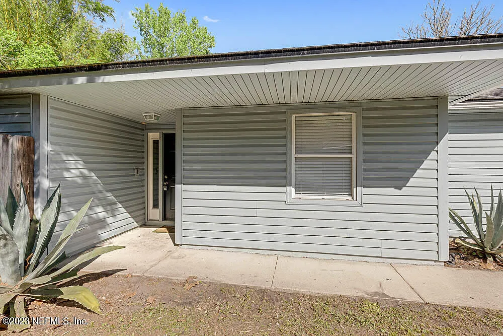 3 bed, 2.0 bath, 1180 sqft, $1,950 — Photo 4