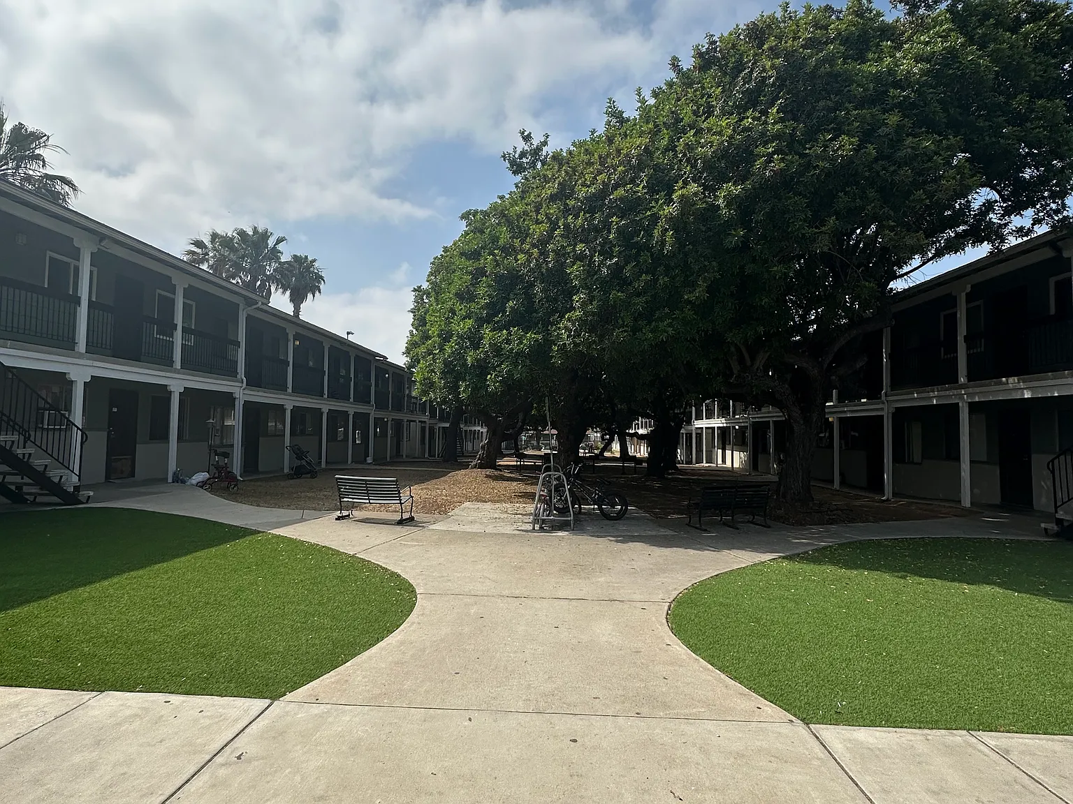Vista Hermosa Apartments — Photo 4