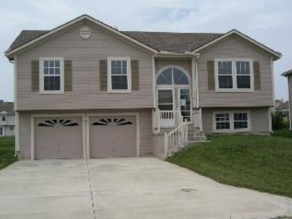 1st image of 708 SE 15th St