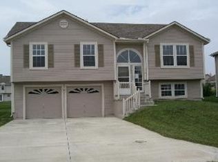 708 SE 15th St, Lees Summit, MO 64081
