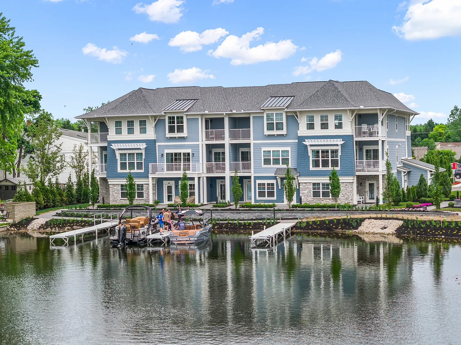 Mystic Cove - Luxury Lakefront Living — Photo 4