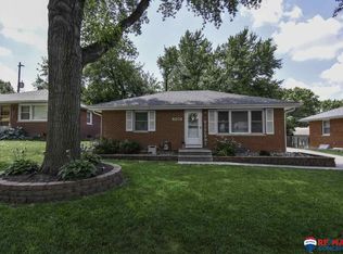 4201 Locust St, Lincoln, NE 68516