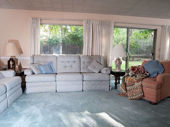 One part of the large family room