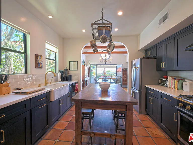 6855 Los Altos Pl — Photo 4
