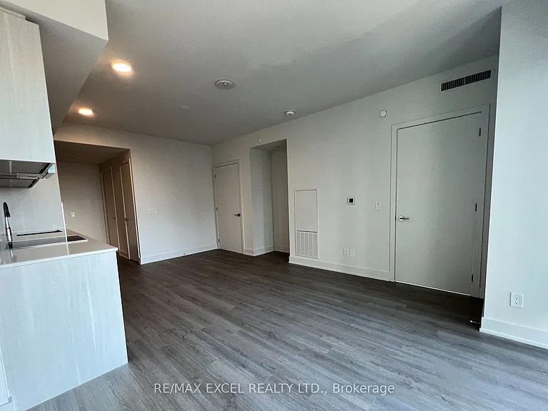 8 Cumberland St #1808 — Photo 2