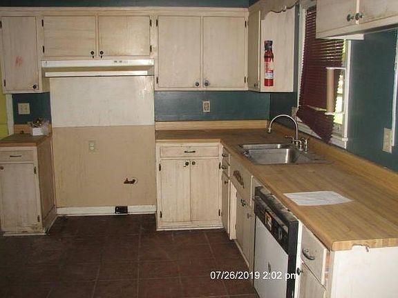 2nd image of 124 Teresa Dr