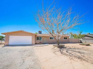 22889 Powhatan Rd, Apple Valley, CA 92308