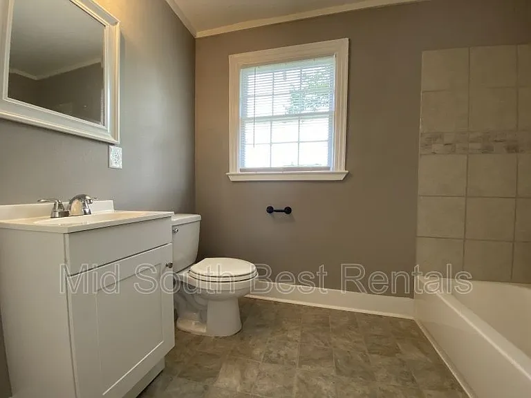 1616 Wright Ave — Photo 4