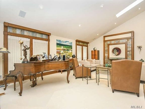 4th image of 35 Bluebird Hill Ct