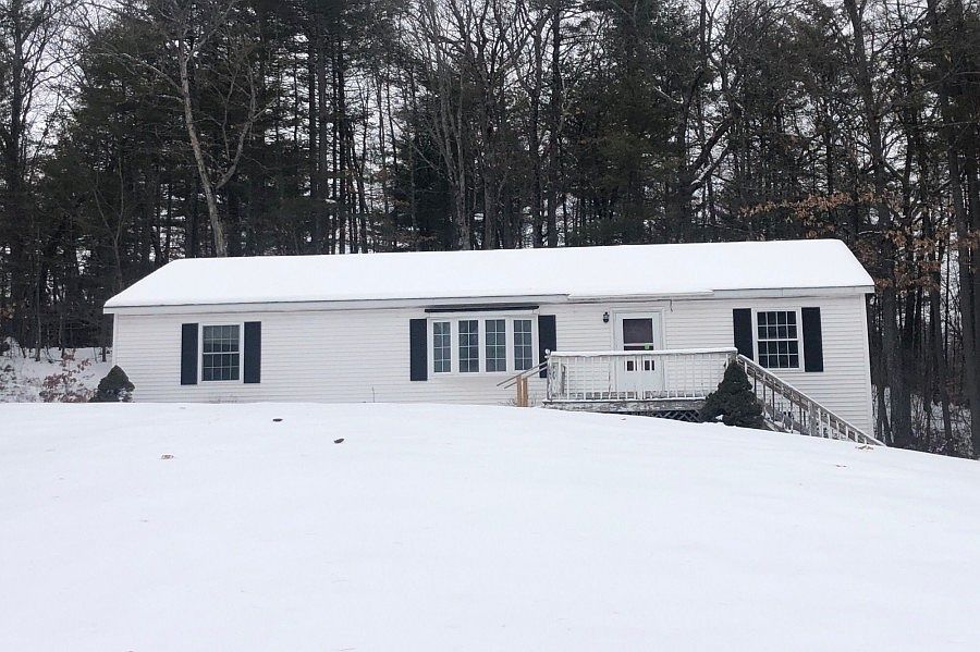 1st image of 8 Carpenter Dr