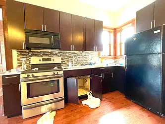 Rented by R New York