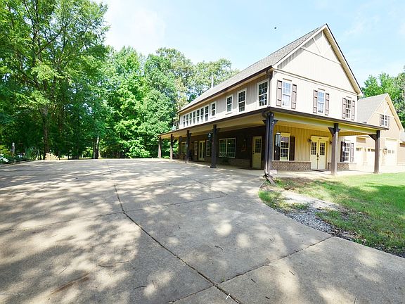 3rd image of 4199 Carolyn Dr