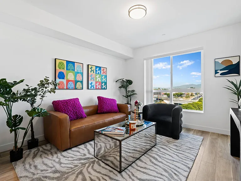 MODERNO Axis Luxury Living — Photo 17