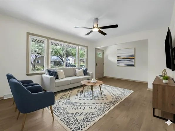 3921 S Delaware Ave, Independence, MO 64055