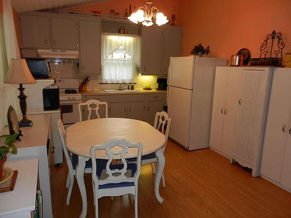 4th image of 266 Anglers Bend Ln