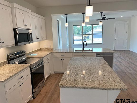 4th image of 277 Oak Valley Dr
