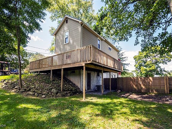 3rd image of 330 Cherry St