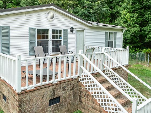 3rd image of 75 Baucom Ln