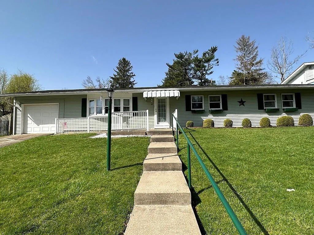 12 KELLY DRIVE photo 1