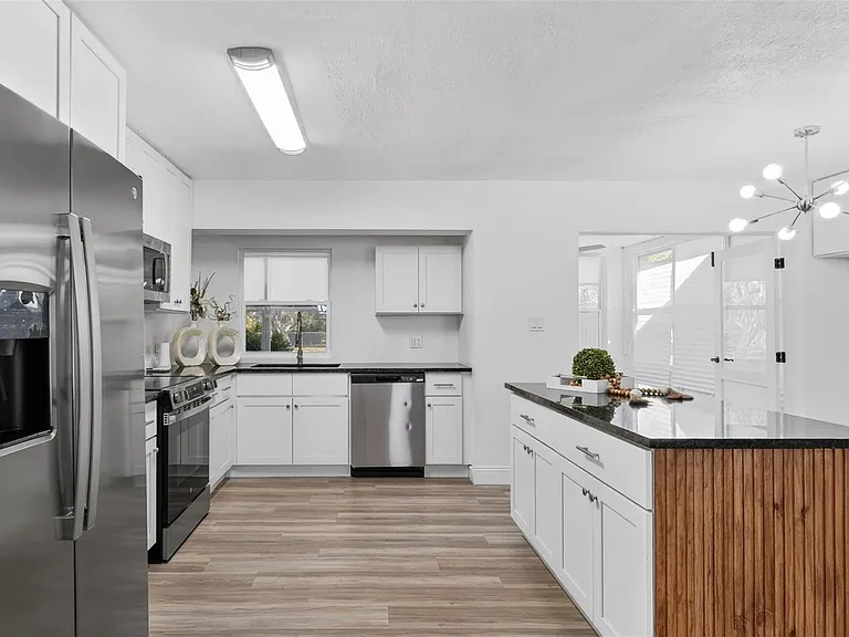 8812 Oakwood Dr — Photo 13